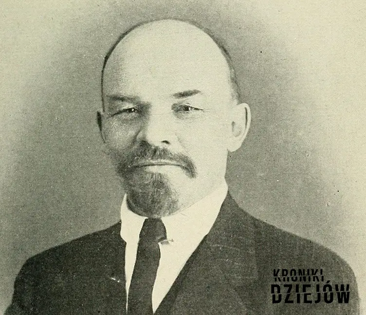 Rewolucja Październikowa pozwoliła komunistom, w tym Włodzimierzowi Leninowi, przejąć władzę - Lenin na fotografi z 1916 r.
