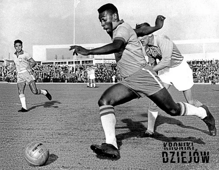 Pele w 1960 roku w czasie gry dla reprezentacji, a także największe osiągnięcia piłkarza, rekordy, nagrody oraz kariera i życie prywatne