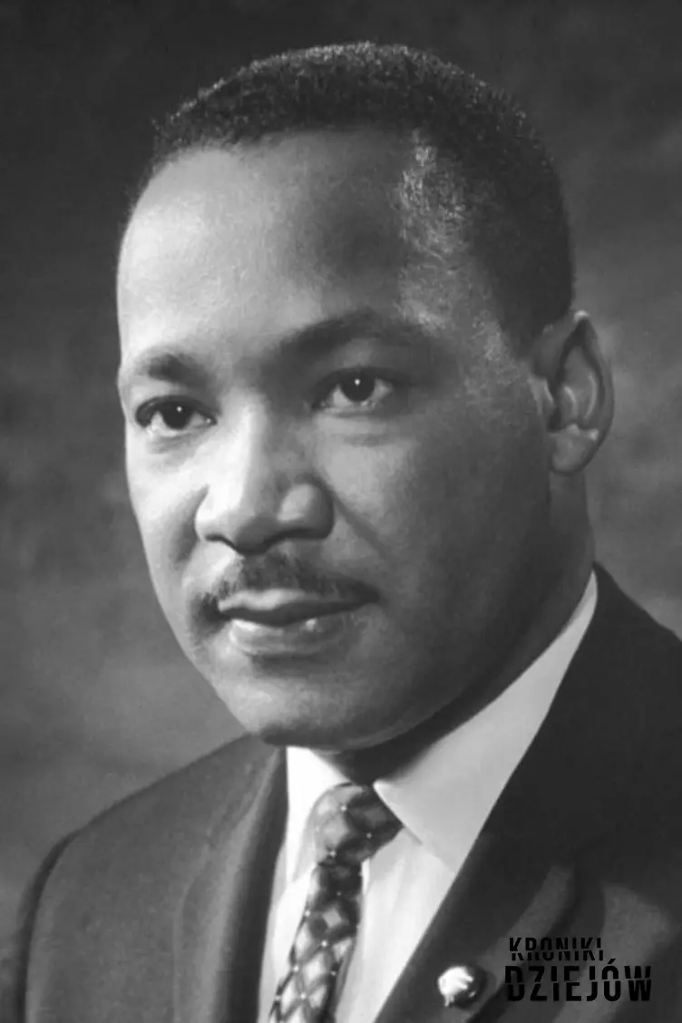Martin Luther King na portrecie, a także najważniejsze informacje: życiorys, działalność, śmierć oraz data urodzenia