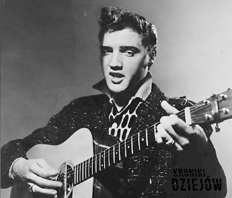 Elvis Presley grający na gitarze, a także życiorys i dyskografia muzyka, oraz okoliczności śmierci i filmografia