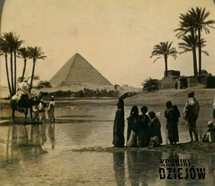 Piramida Cheopsa w Egipcie, czyli jeden z 7 cudów świata, a także informacje o budowlach, miejsca, daty i historia
