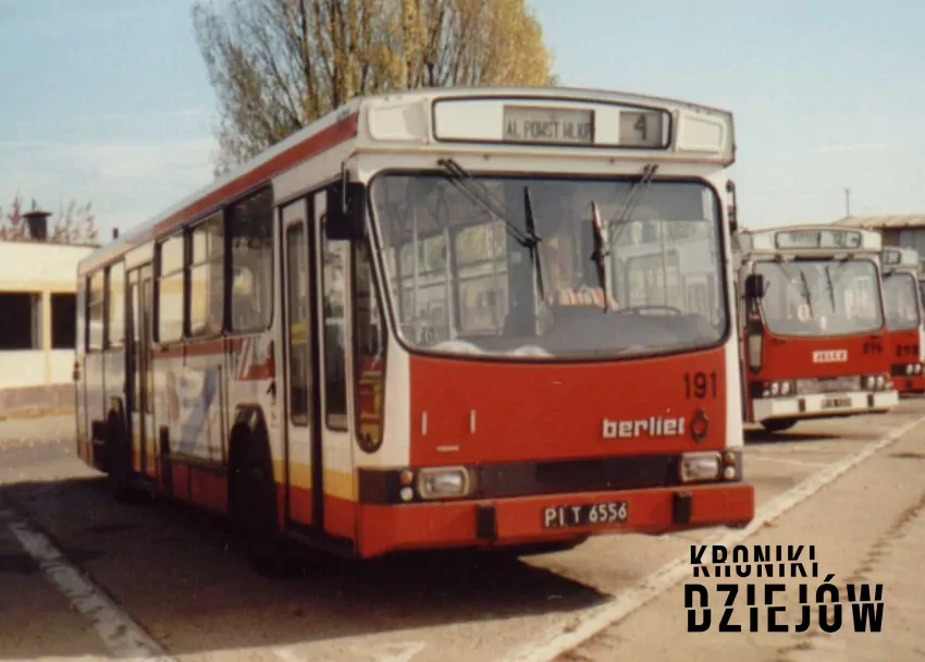 Jelcz-Berliet PR100 niskopodłogowy autobus