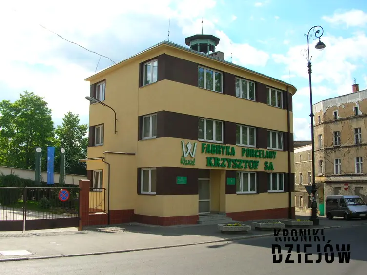Budynek Zakładów Fabryki Porcelany „Krzysztof” w Wałbrzychu w 2005 roku, a także ciekawa historia miasta