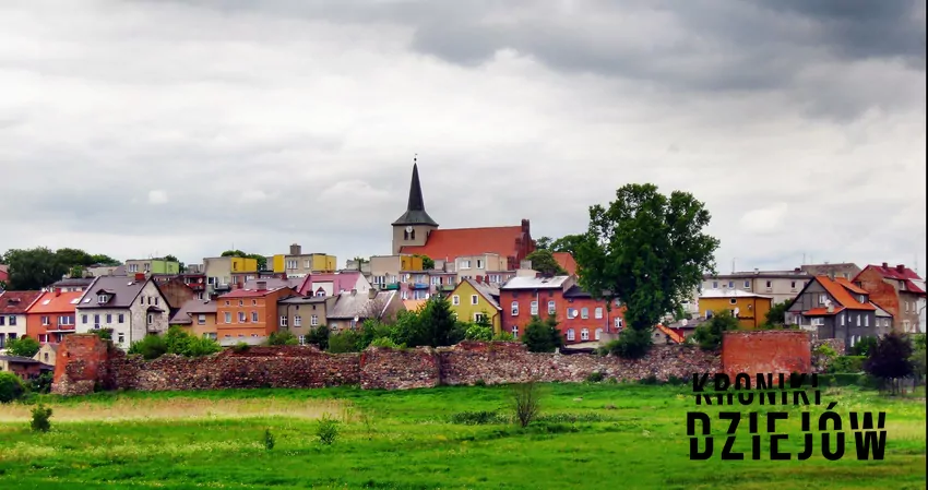 Panorama Skarszew z kościołem.