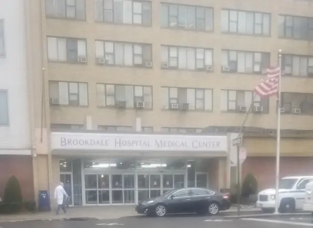 Szpital Uniwersytecki i Centrum Medyczne Brookdale, zlokalizowane na Brooklynie w stanie Nowy Jork opraz historia Marlene Santany