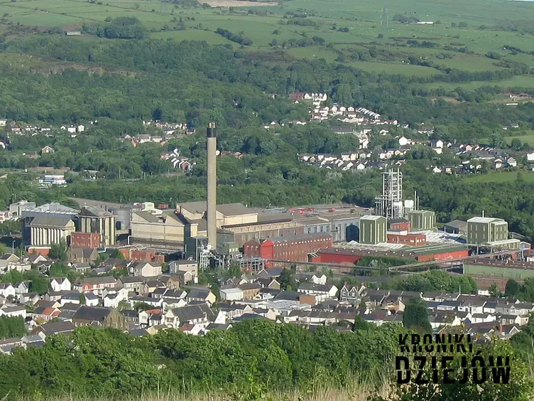 Widok na rafinerię w Clydach, gdzie doszło do zbrodni