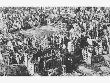 Ilustracja artykułu powojenna warszawa miała odzwierciedlać nowe idee – jak odbudowano stolicę po ii wojnie światowej?