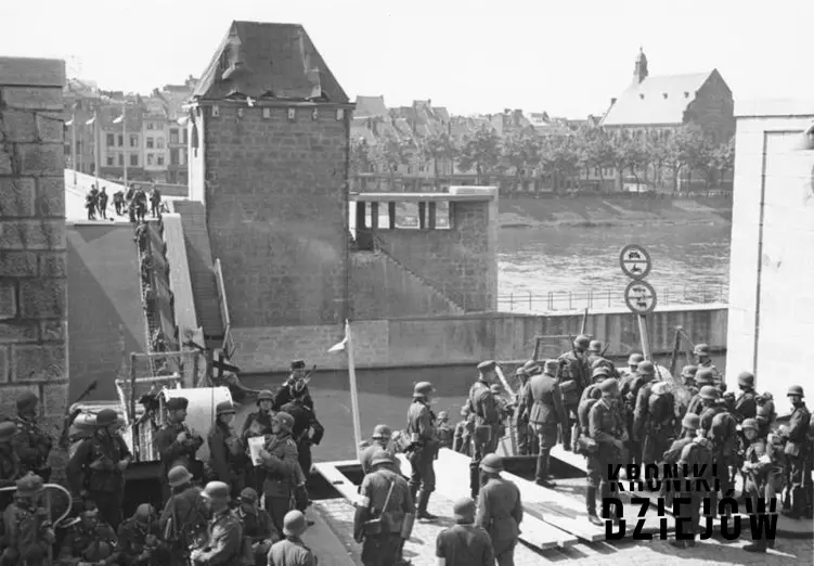 Niemieckie oddziały wkraczają do Maastricht
