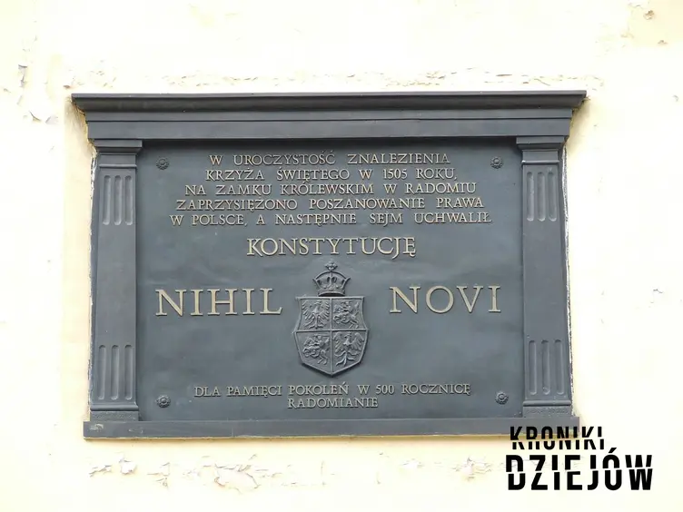 Tablica pamiątkowa z okazji 500-lecia konstytucji Nihil Novi