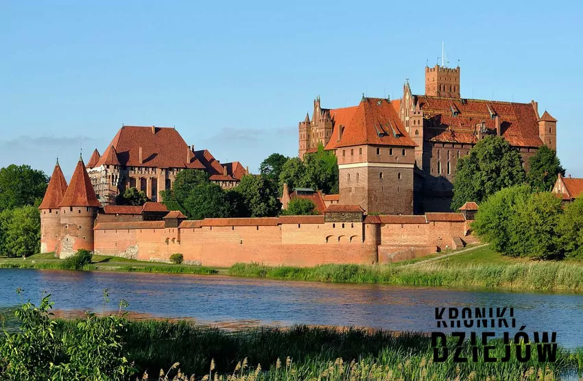 Zamek Malbork od strony Nogatu