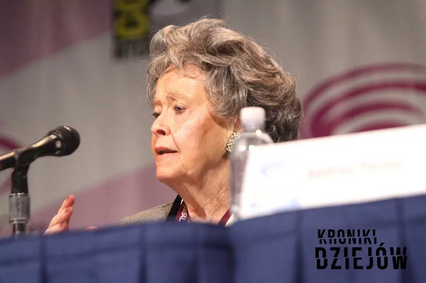 Lorraine Warren przemawia w 2013