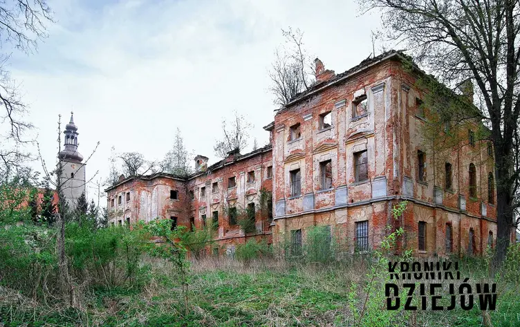 TOP 10 najpiękniejszych pałacy i zamków w Polsce krok po kroku, czyli najciekawsze opuszczone budowle