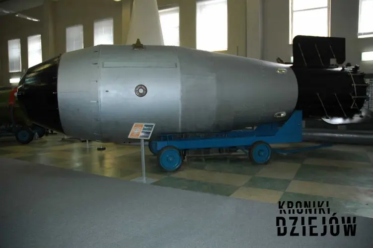 Car-bomba, czyli historia wielkiego pocisku rosyjskiego, jej nazwa, masa, detonacja oraz jej skutki i przebieg