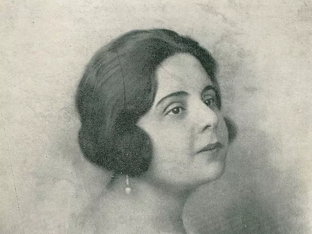 Ada Sari – życie i twórczość