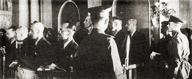 Proces sądowy 16 przywódców, kara więzienia za sporządzanie planów działań zbrojnych przeciwko ZSRR, śledztwo i postawione Polakom zarzuty o akty dywersji na tyłach Armii Czerwonej