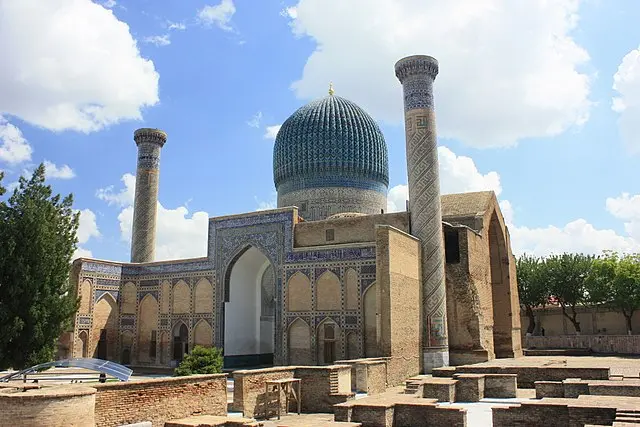 Grobowiec Tamerlana w Uzbekistanie, mauzoleum w Samarkandzie, życie i kariera Timura Chromego, jak Tamerlan stał się pogromcą wielkich imperiów