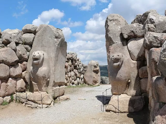 Imperium Hetyckie: Odkrywanie Cywilizacji