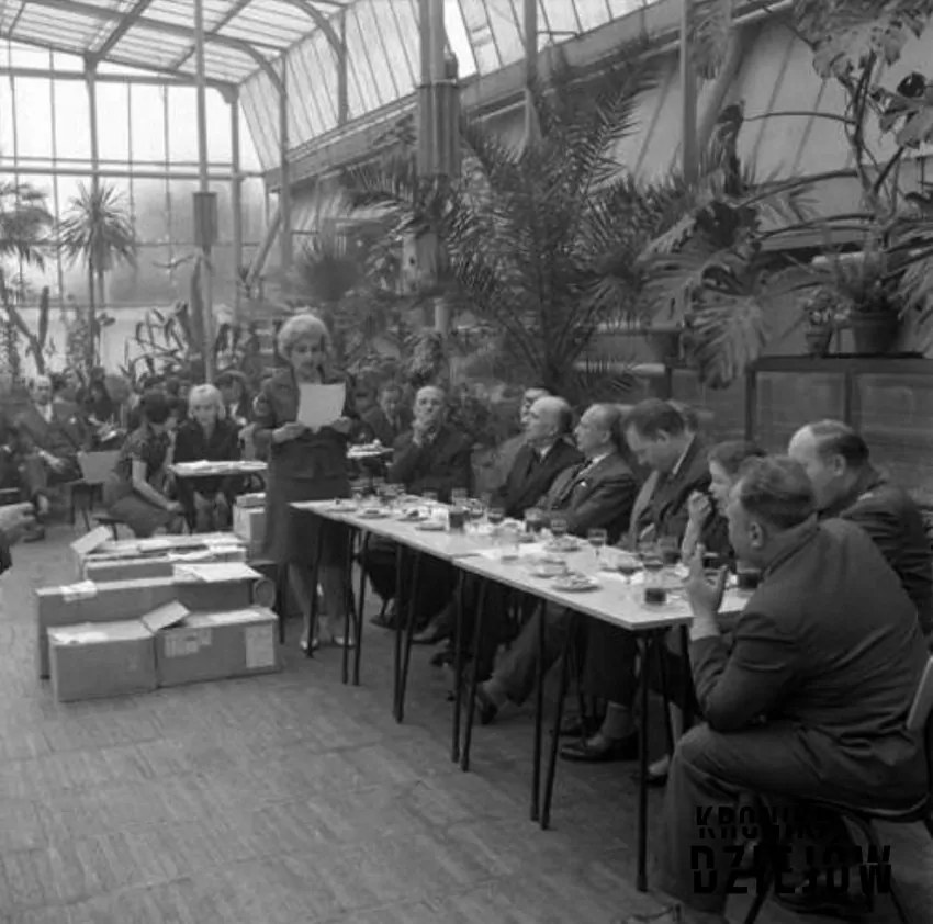 Eliminacje do Festiwalu Piosenki Radzieckiej w Zielonej Górze w 1965 roku, obrady jury pod przewodnictwem Władysława Szpilmana (1965), fot. domena publiczna/Wikipedia Eliminacje do Festiwalu Piosenki Radzieckiej w Zielonej Górze w 1965 roku, obrady jury pod przewodnictwem Władysława Szpilmana (1965)