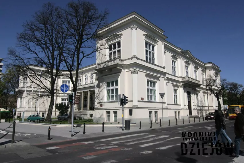 Pałac Rembielińskiego w Warszawie, gdzie znajdowało się ostatnie przed wojną mieszkanie pisarza, fot. domena publiczna/Wikipedia Pałac Rembielińskiego w Warszawie