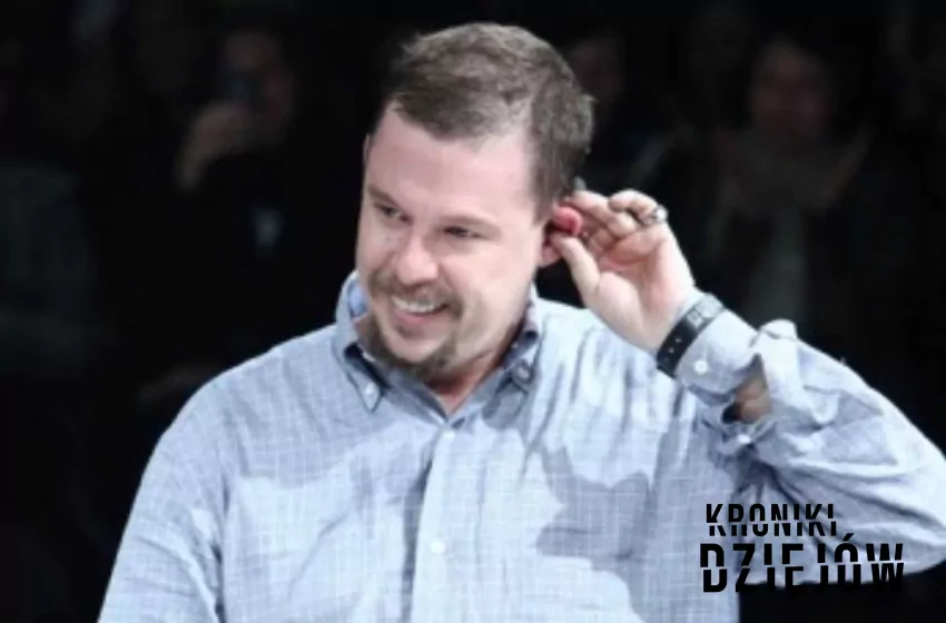 Aleksander McQueen w 2009 roku - fot. Ed Kavishe lic. CC BY 3.0 Aleksander McQueen i jego historia, czyli tragiczna śmierć, wielka kariera, najważniejsze osiągnięcia, wkład w historię mody