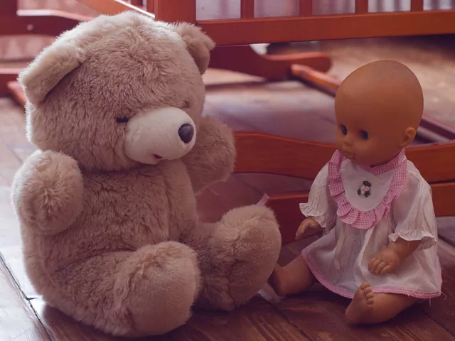 Dziecięce zabawy PRL: które przetrwały?