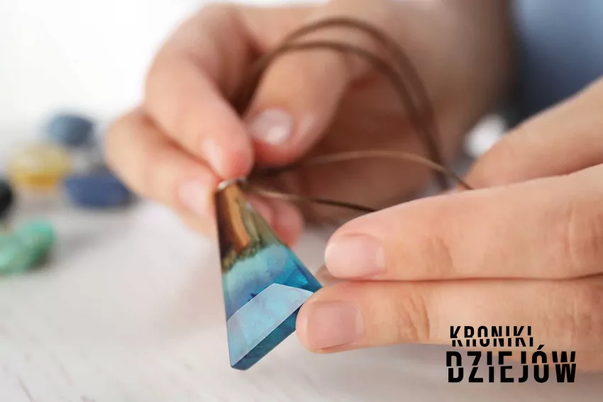 Świeccy egzorcyści, czyli osoby, które odczarowują uroki i zajmują się wypędzaniem złych duchów