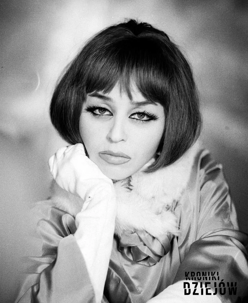 Kalina Jędrusik w 1965 roku - fot. domena publiczna Największe gwiazdy czasu PRLu, czyli trochę zapomniane aktorki PRLu, jak Kalina Jędrusik, Barbara Brylska czy Ewa Krzyżewska