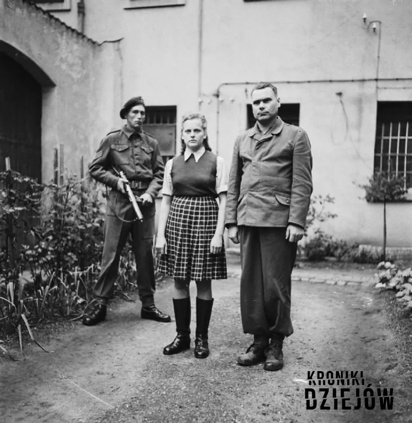 Irma Grese i Josef Kramer (więzienie brytyjskie, 1945 rok) - fot. domena publiczna Irma Grese, nadzorczyni z Auschwitz i jej historia, odpowiedzialność za zbrodnie, kara