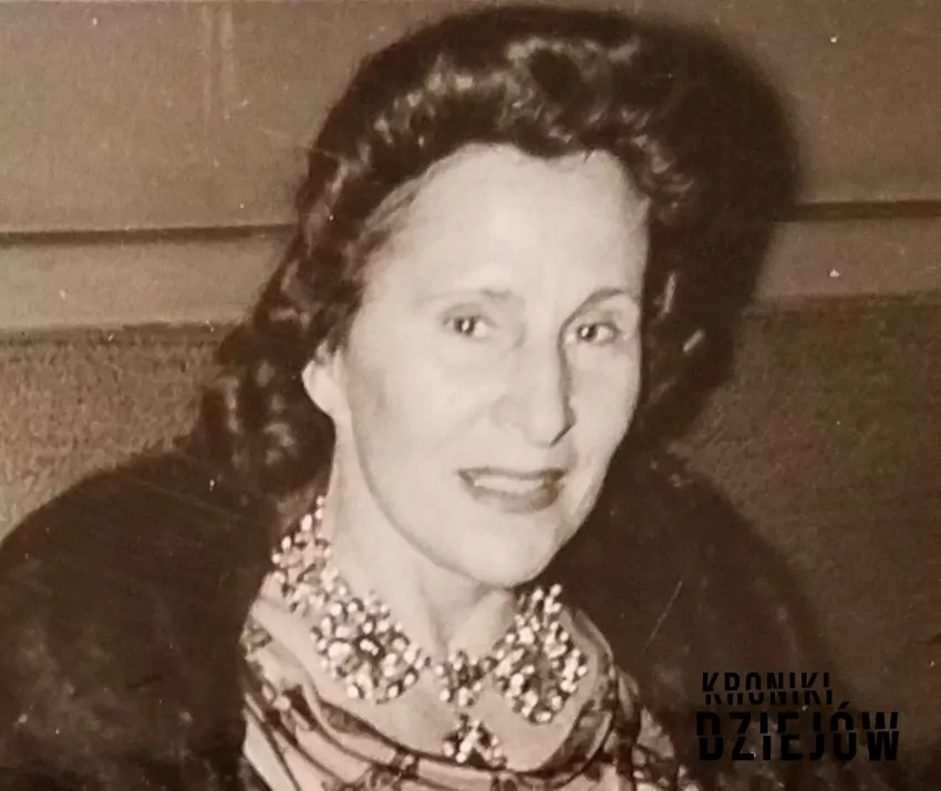 Gala Dalí właśc. Jelena Iwanowna Djakonowa na zdjęciu poertretowym, czyli żona  i muza hiszpańskiego malarza Salvadora Dalego