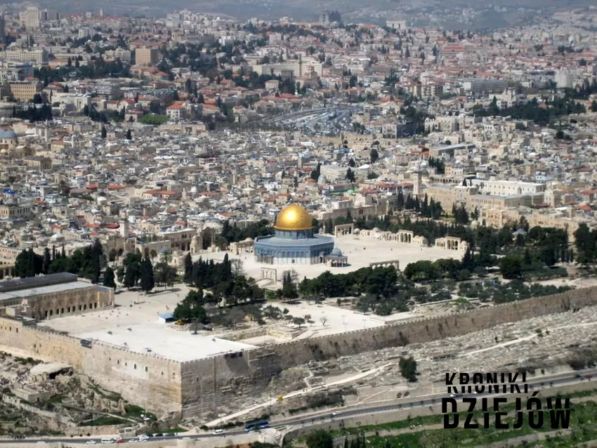 Miejsce pierwszej siedziby templariuszy - Wzgórze Świątynne w Jerozolimie, fot. domena publiczna/Wikipedia Miejsce pierwszej siedziby templariuszy - Wzgórze Świątynne w Jerozolimie