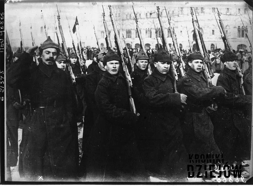 Parada Armii Czerwonej na placu Czerwonym w Moskwie, 1922 r.