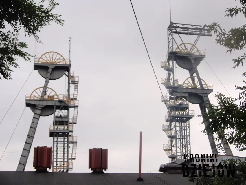 Kopalnia Kazimierz-Juliusz, ostatnia czynna kopalnia węgla kamiennego w Zagłębiu Dąbrowskim, zamknięta w 2015 roku, fot. Manfred Rackelhuhn, lic. CC BY-SA 3.0 Kopalnia Kazimierz-Juliusz, ostatnia czynna kopalnia węgla kamiennego w Zagłębiu Dąbrowskim, a także historia miasta Sosnowiec