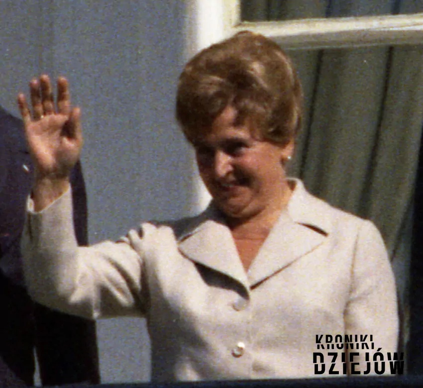 Stanisława Gierek na balkonie