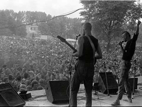 Młodzież tańczyła pogo, esbecy byli bezradni. W PRL ten festiwal przyciągał tłumy