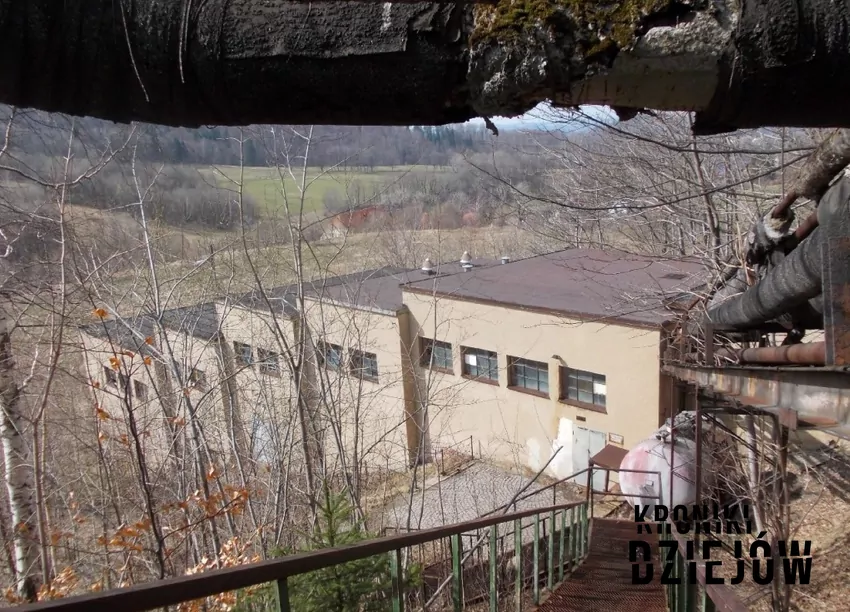 Zabudowania Zakładów Przemysłowych R-1, a także informacje na temat kopalni uranu w Polsce oraz kontrowersje wokół tego