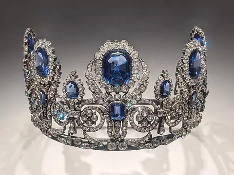 Historia klejnotów skradzionych z Luwru