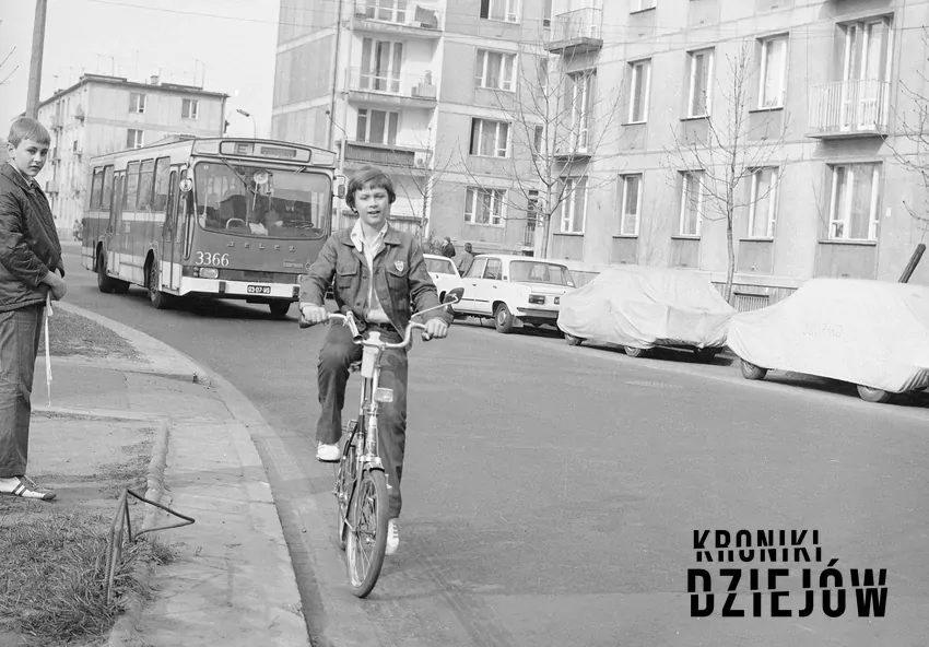 Chłopiec na rowerze