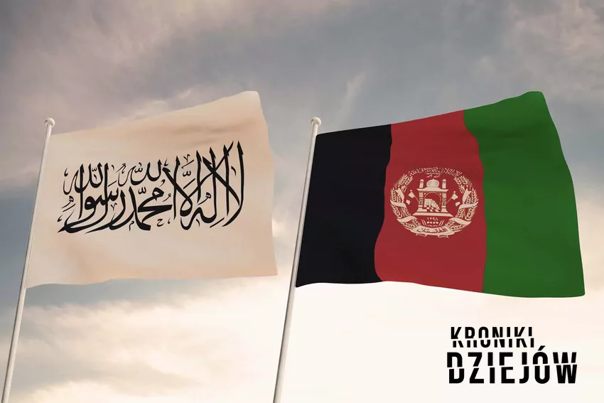 Flaga Talibów oraz flaga Afganistanu, w jaki sposó Talibowie przejęli władzę w Afganistanie w 2021 roku, sytuacja polityczna w Afganistanie w 2021 roku