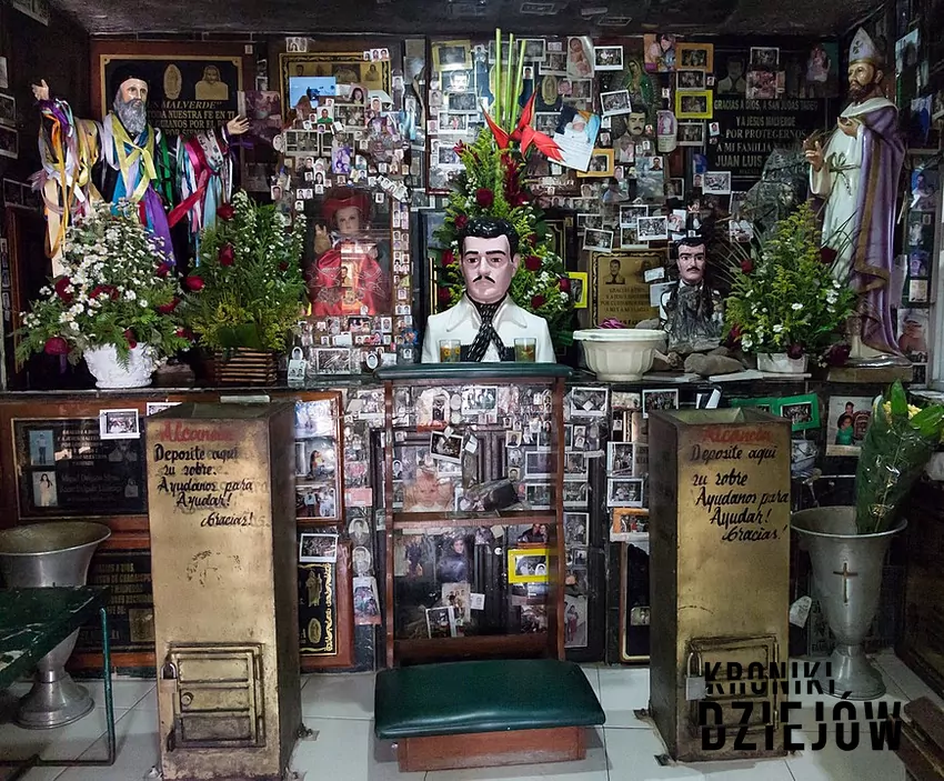 Kaplica Jesusa Malverde w Meksyku, meksykańskiego bohatera ludowego, lic. CC BY-SA 3.0 Jesus Malverde z wany meksykańskim Robin Hoodem, stosunek kościołów do Santa Muerte, dlaczego Santa Muerte kojarzy się z narkobiznesem