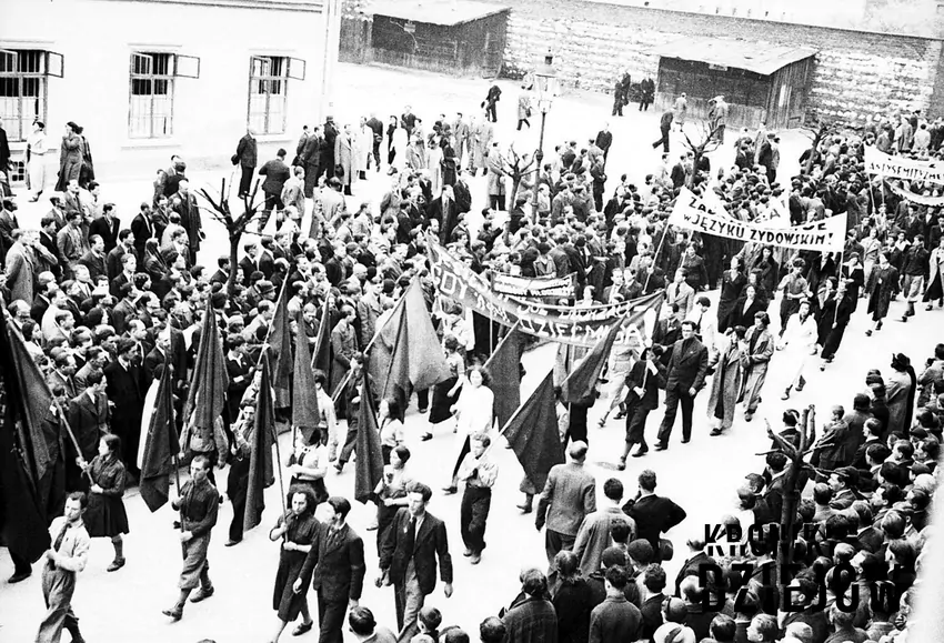 Święta Państwowe z PRLu, czyli jak wyglądały obchody pierwszego maja i innych świąt państwowych krok po kroku