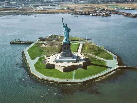 Amerykański symbol wolności, który witał miliony migrantów. Dziś Francja chce jego zwrotu