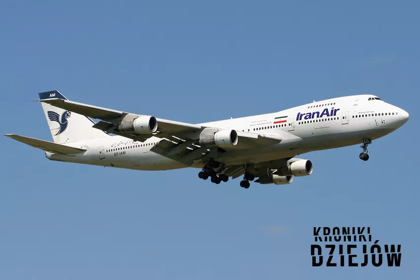 Boeing 747-100B irańskich narodowych linii lotniczych Iran Air - fot. Mike P lic. CC BY-SA 2.0 Największe samoloty pasażerskie w historii, czyli Boeing 747 i Airbus A 380 oraz ich opisy