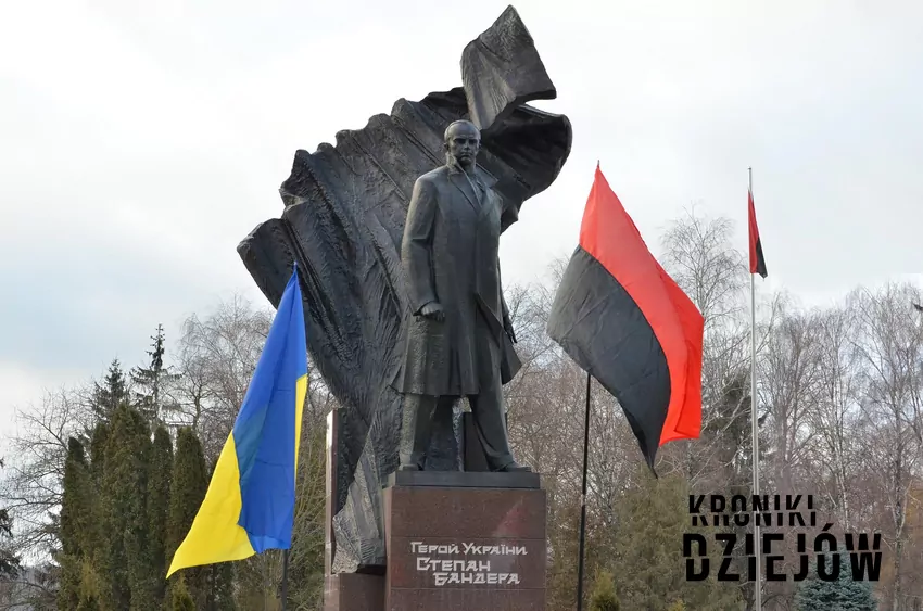 Pomnik Bandery w Tarnopolu (2017)