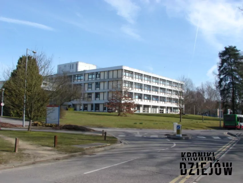 Szpital, w którym pracował i gwałcił Kevin Cobb Chertsey