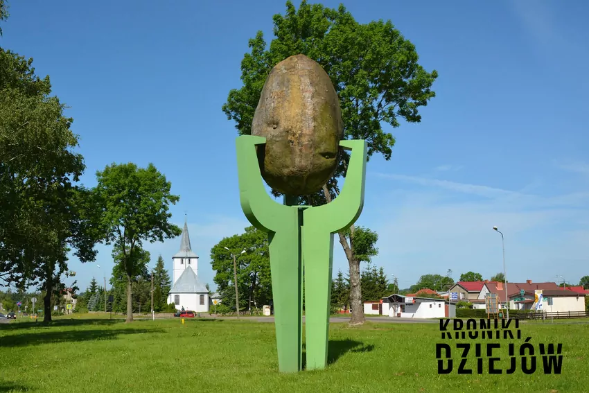 Pomnik Ziemniaka w Biesiekierzu - "stolicy polskiego ziemniaka"