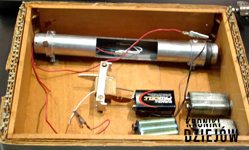 Przygotowana przez FBI rekonstrukcja bomby Unabombera Unabomber2