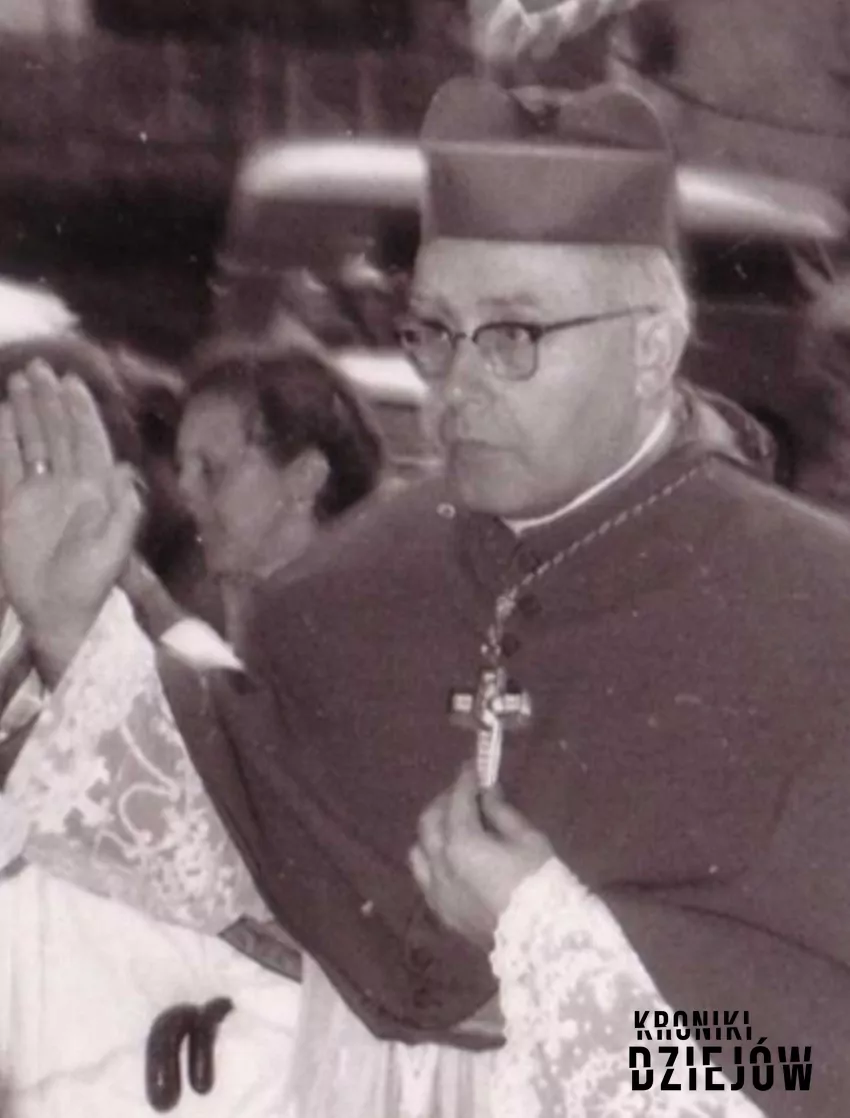 Biskup miasta Wurzburg (Josef Stangl), który udzielił pozwolenia na egzorcyzmy - fot. domena publiczna Anneliese Michel i jej historia, czyli biografia, choroba egzorcyzmy, opętanie przez demony i stygmaty