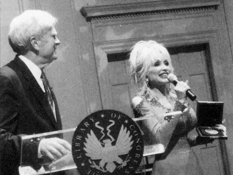Dolly Parton: trudne dzieciństwo