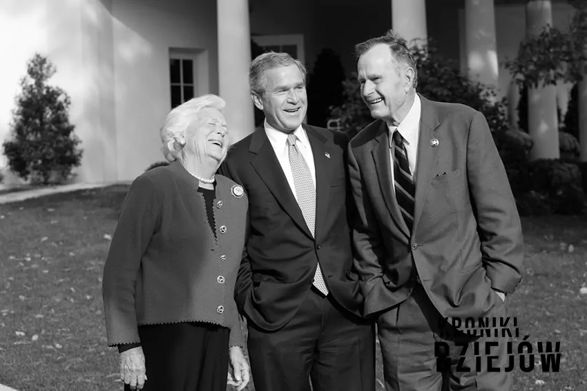 Barbara Bush z synem i mężem Bush