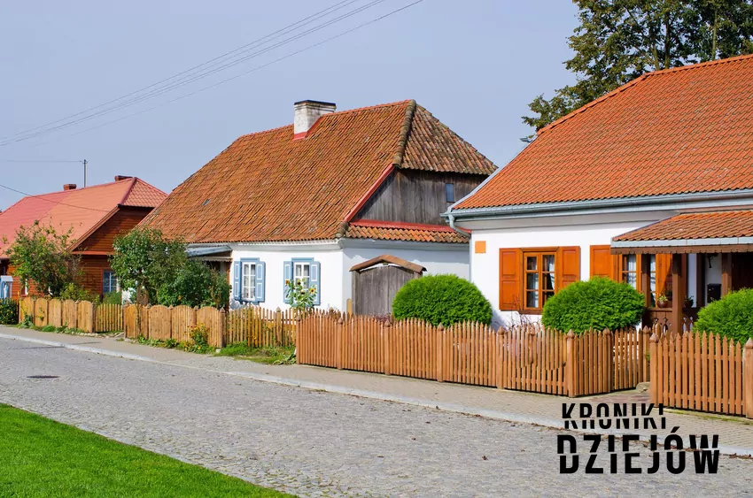 Zachowana tradycyjna architektura Tykocina